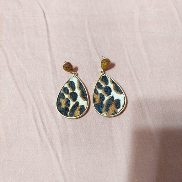 NWOT Altar'd State Leopard Print Fabric Pear Shaped Dangle Pierced Earrings - Picture 1 of 1